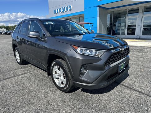 Used 2021 Toyota RAV4 XLE w/ Convenience Package AWD/4WD image 2