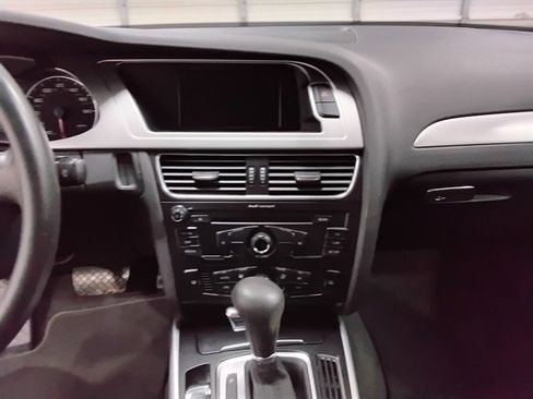 Used 2009 Audi A4 2.0T Premium FWD image 12