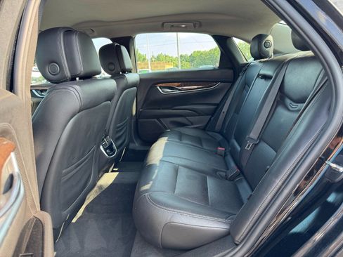 Used 2013 Cadillac XTS Luxury FWD image 16