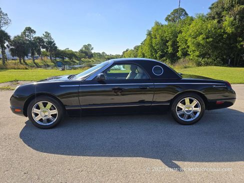Used 2005 Ford Thunderbird Deluxe 2dr Convertible image 3