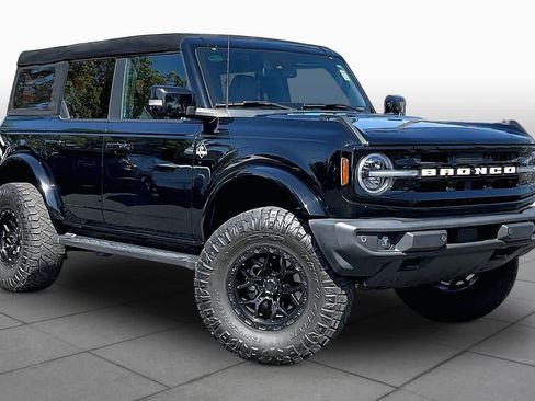 Used 2023 Ford Bronco Outer Banks AWD/4WD image 2