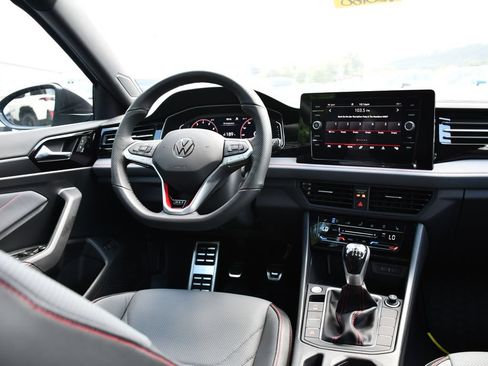 New 2026 Volkswagen Jetta GLI Autobahn FWD image 18