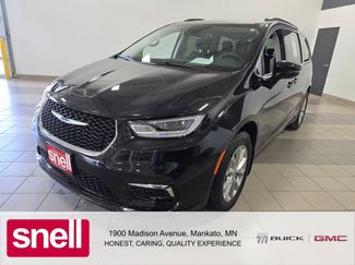 Used 2022 Chrysler Pacifica Touring-L video 1