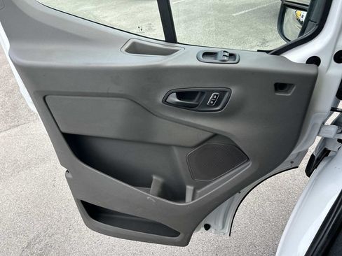 Used 2022 Ford Transit 350 DRW RWD image 33