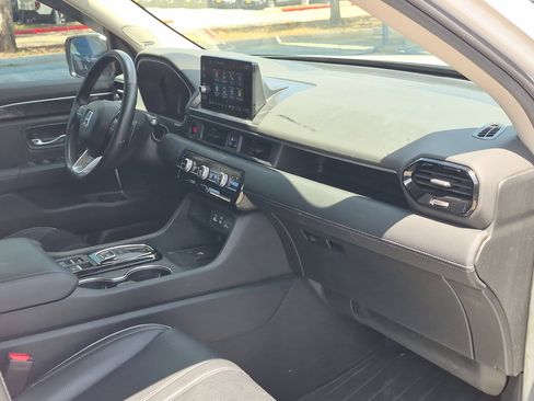 Used 2024 Honda Pilot Elite image 27