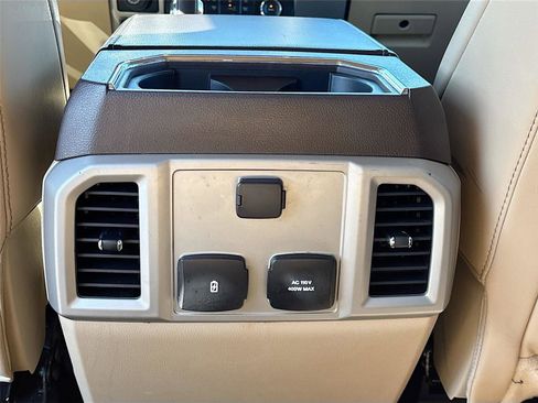 Used 2019 Ford F150 Lariat image 27