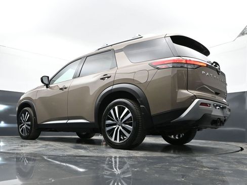 Used 2024 Nissan Pathfinder Platinum w/ Cargo Package image 39