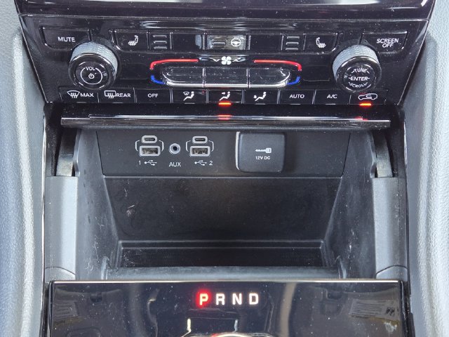 Used 2023 Jeep Grand Cherokee L Limited RWD image 15