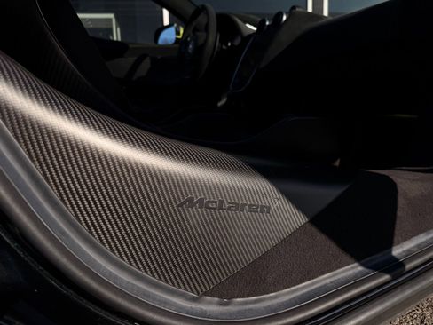 Used 2020 McLaren 600LT Spider image 26