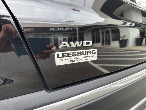 Used 2025 Cadillac XT5 Premium Luxury image 10