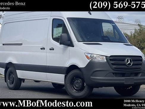 New 2025 Mercedes-Benz Sprinter 2500 image 1