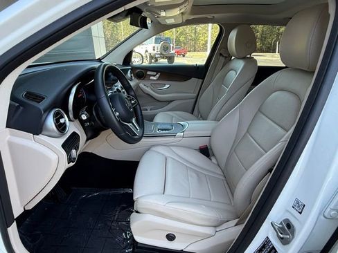 Used 2022 Mercedes-Benz GLC 300 4MATIC image 12