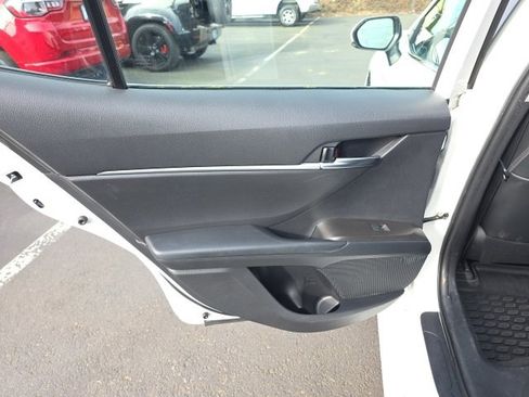 Used 2021 Toyota Camry SE w/ Cold Weather Package image 23