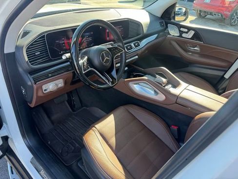 Used 2024 Mercedes-Benz GLS 450 4MATIC image 27