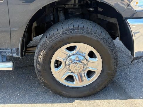 Used 2018 RAM 2500 Tradesman w/ Chrome Appearance Group AWD/4WD image 10