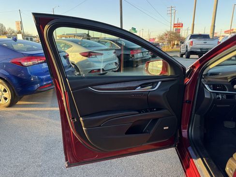 Used 2016 Cadillac XTS Luxury image 10