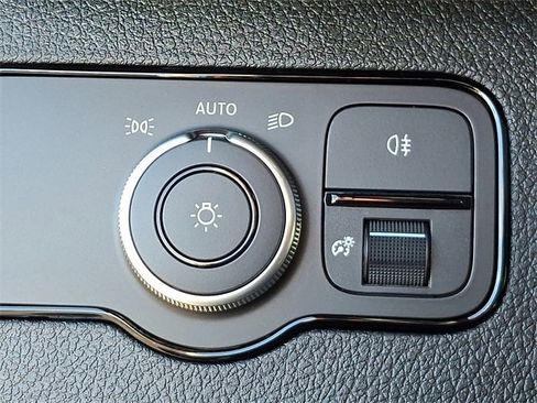 Used 2025 Mercedes-Benz Sprinter 2500 image 21