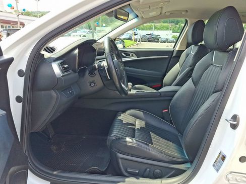 Used 2023 Genesis G70 3.3T AWD/4WD image 14