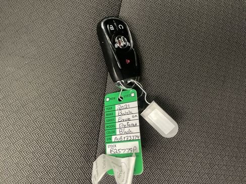 Used 2021 Buick Encore GX Preferred w/ Cold Weather Comfort Package FWD image 28