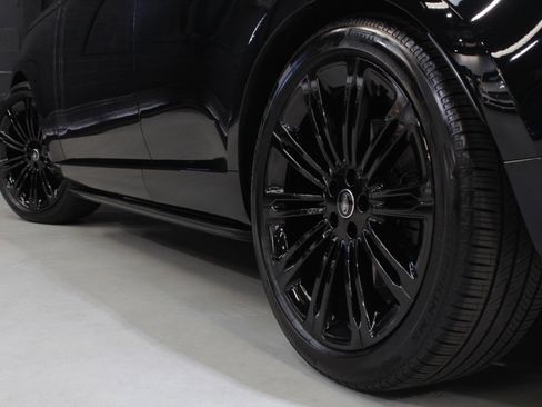 Used 2023 Land Rover Range Rover SE image 23