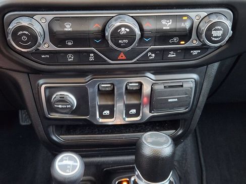Used 2022 Jeep Wrangler Sport AWD/4WD image 20