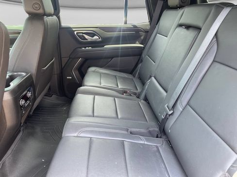 Used 2022 Chevrolet Tahoe LT w/ Luxury Package RWD image 12