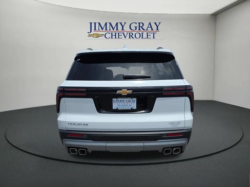 New 2026 Chevrolet Traverse LT w/ Sun and Wheel Package FWD image 4