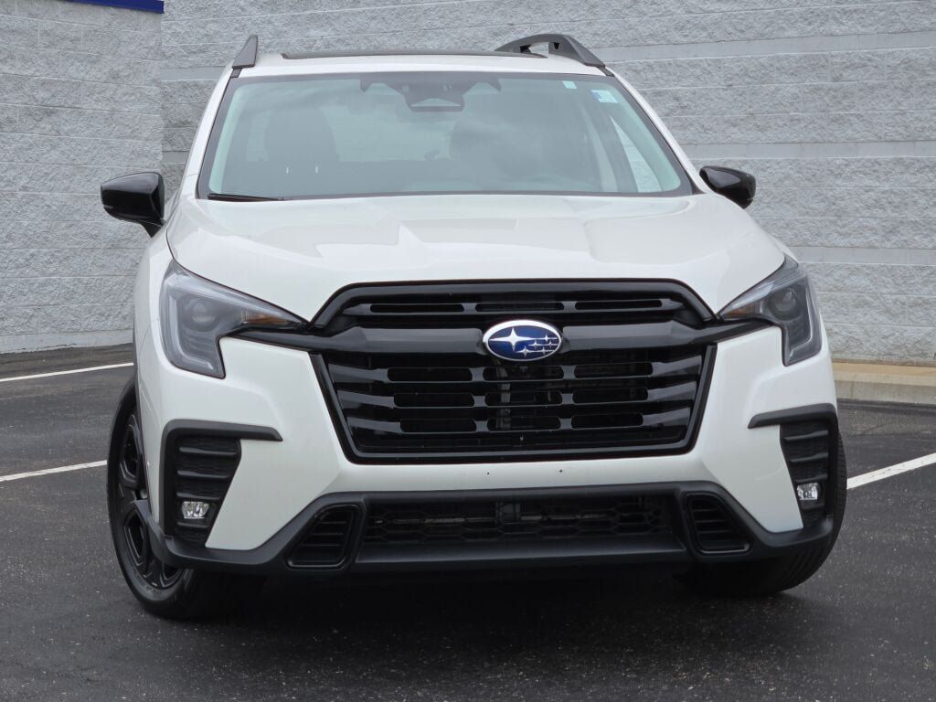 Certified 2025 Subaru Ascent Bronze Edition w/ Popular Package #2 AWD/4WD image 3