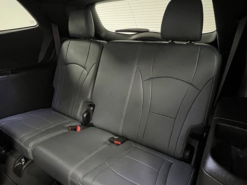 Used 2024 Buick Enclave Premium image 67