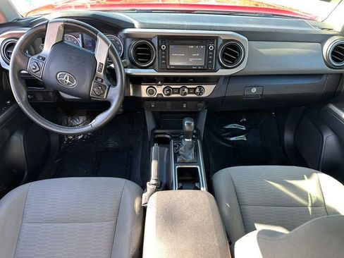 Certified 2017 Toyota Tacoma SR5 w/ Tow Package AWD/4WD image 19