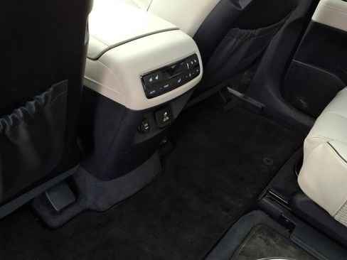 Used 2024 Hyundai Palisade Limited FWD image 18