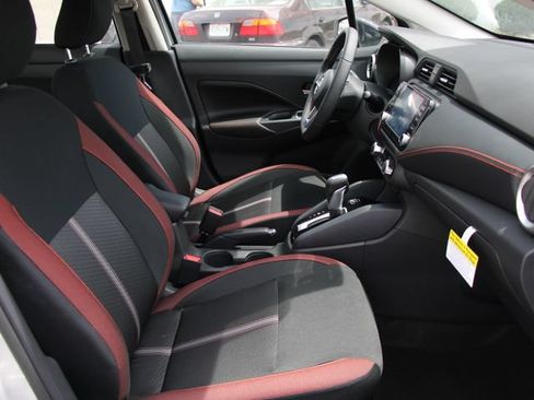 Certified 2025 Nissan Versa SR w/ Trunk Package FWD image 31