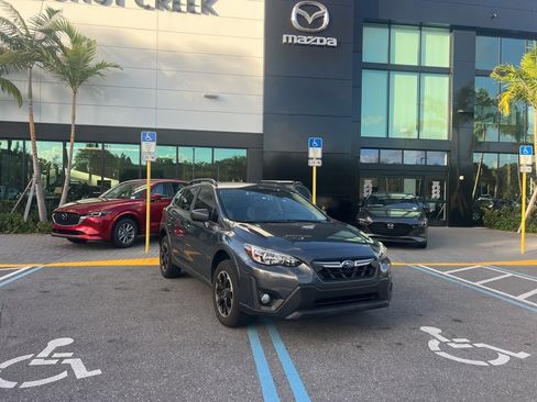 Used 2023 Subaru Crosstrek 2.0i Premium image 4