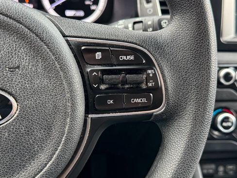 Used 2019 Kia Niro LX image 24