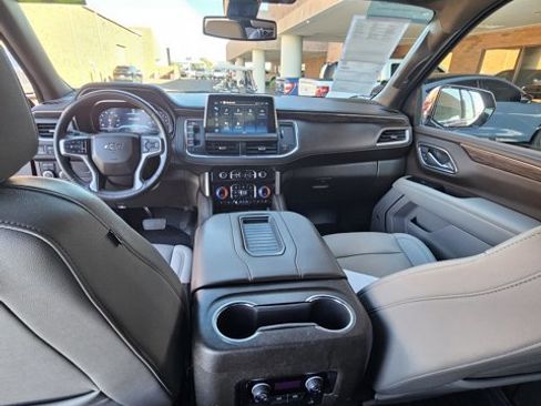 Used 2022 Chevrolet Tahoe Z71 w/ Luxury Package image 14