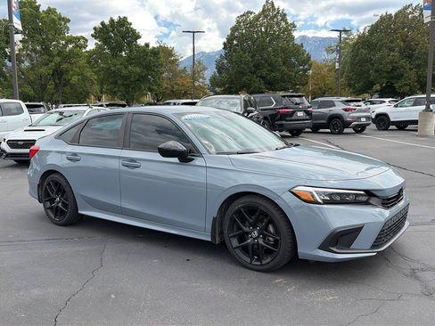 Used 2023 Honda Civic Sport image 3