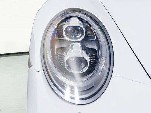 Used 2016 Porsche 911 Turbo S image 27