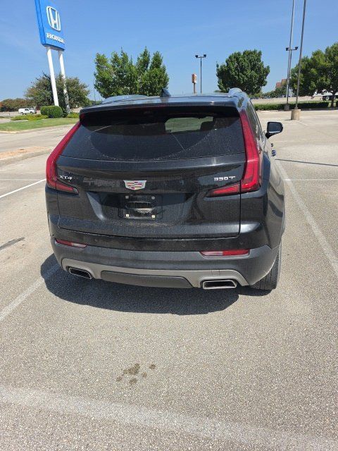 Used 2022 Cadillac XT4 Premium Luxury w/ Technology Package FWD image 6
