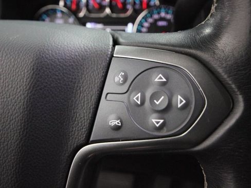 Used 2019 Chevrolet Suburban LT image 24