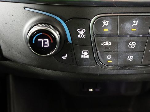 Used 2023 Chevrolet Traverse LT AWD/4WD image 47
