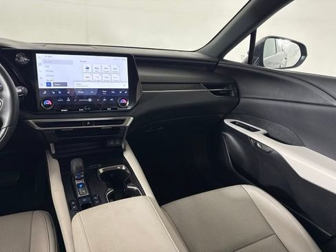 Used 2025 Lexus RX 350 Premium w/ Accessory Package (Z1) AWD/4WD image 33