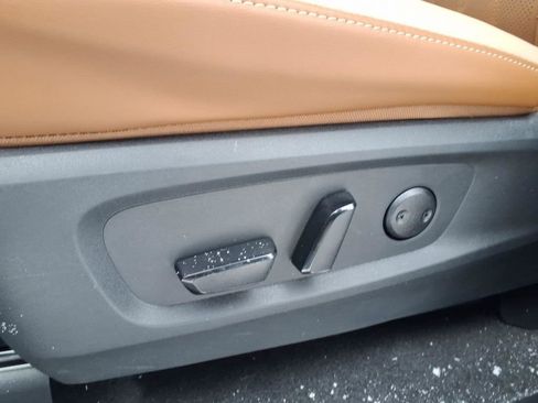 New 2026 Nissan Pathfinder Platinum image 25