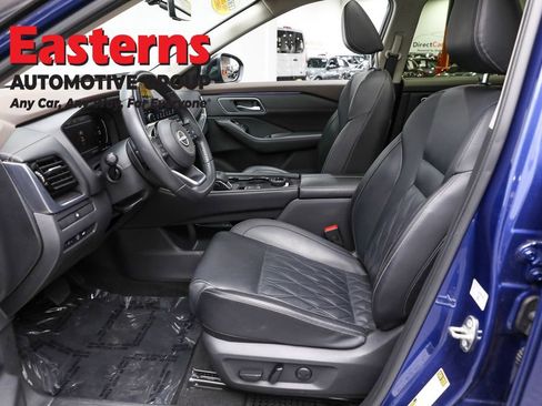 Used 2023 Nissan Rogue Platinum image 14