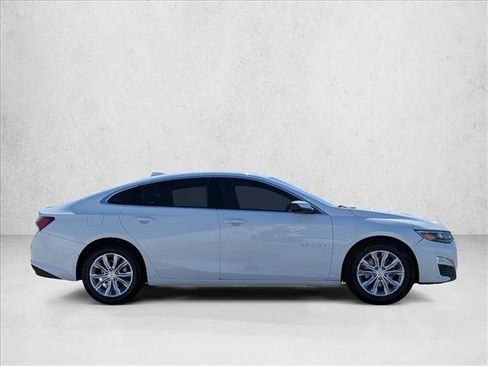 Used 2021 Chevrolet Malibu LT FWD image 4