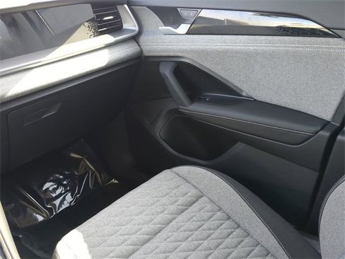 Certified 2025 Volkswagen Tiguan S image 14