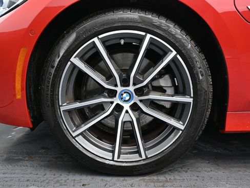 Used 2022 BMW 330e xDrive w/ Convenience Package AWD/4WD image 13