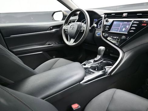 Used 2019 Toyota Camry LE FWD image 16