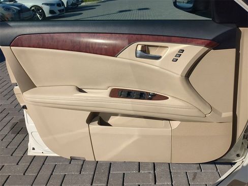 Used 2011 Toyota Avalon image 28
