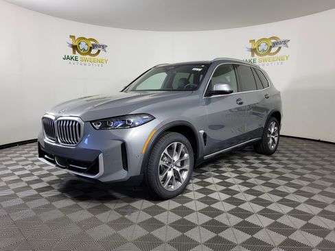New 2026 BMW X5 xDrive40i w/ Premium Package image 3