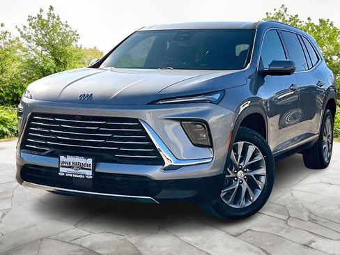 Used 2025 Buick Enclave Preferred image 12